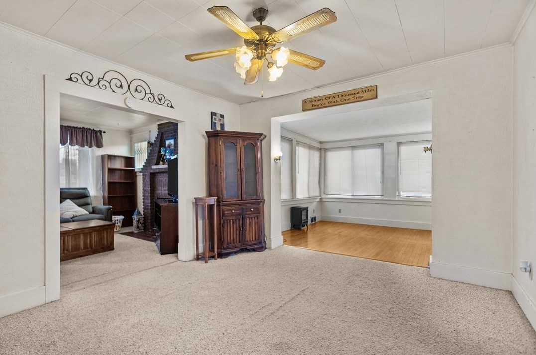 713 Old Zelienople Rd, Ellwood City PA  16117-4149 exterior