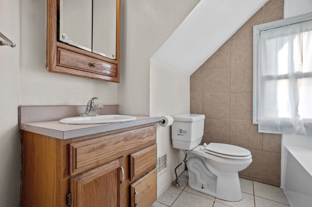 713 Old Zelienople Rd, Ellwood City PA  16117-4149 exterior