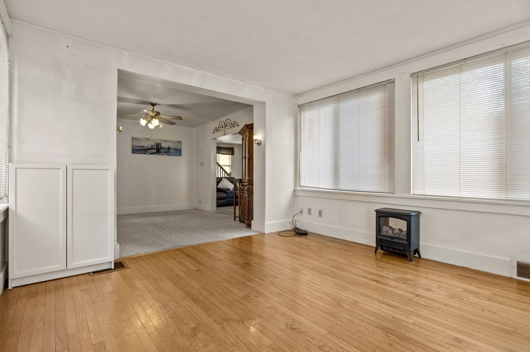 713 Old Zelienople Rd, Ellwood City PA  16117-4149 exterior