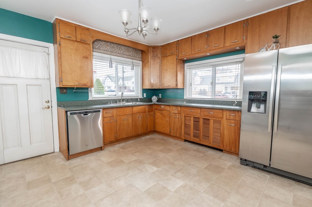 246 Oak St, Indiana PA  15701-2038 exterior