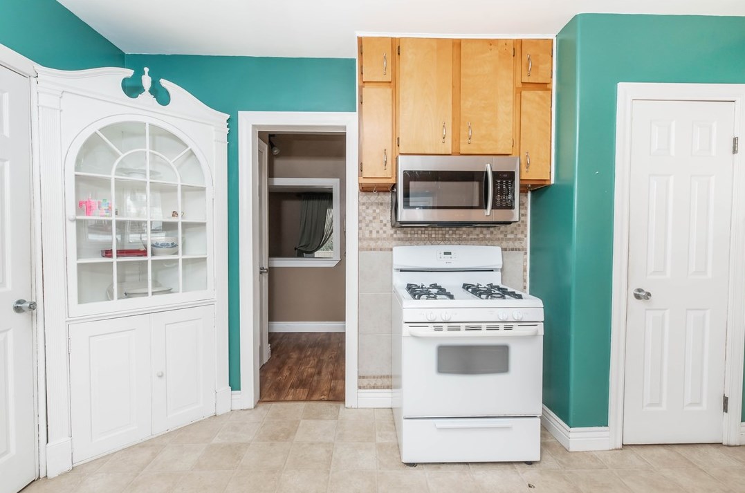 246 Oak St, Indiana PA  15701-2038 exterior