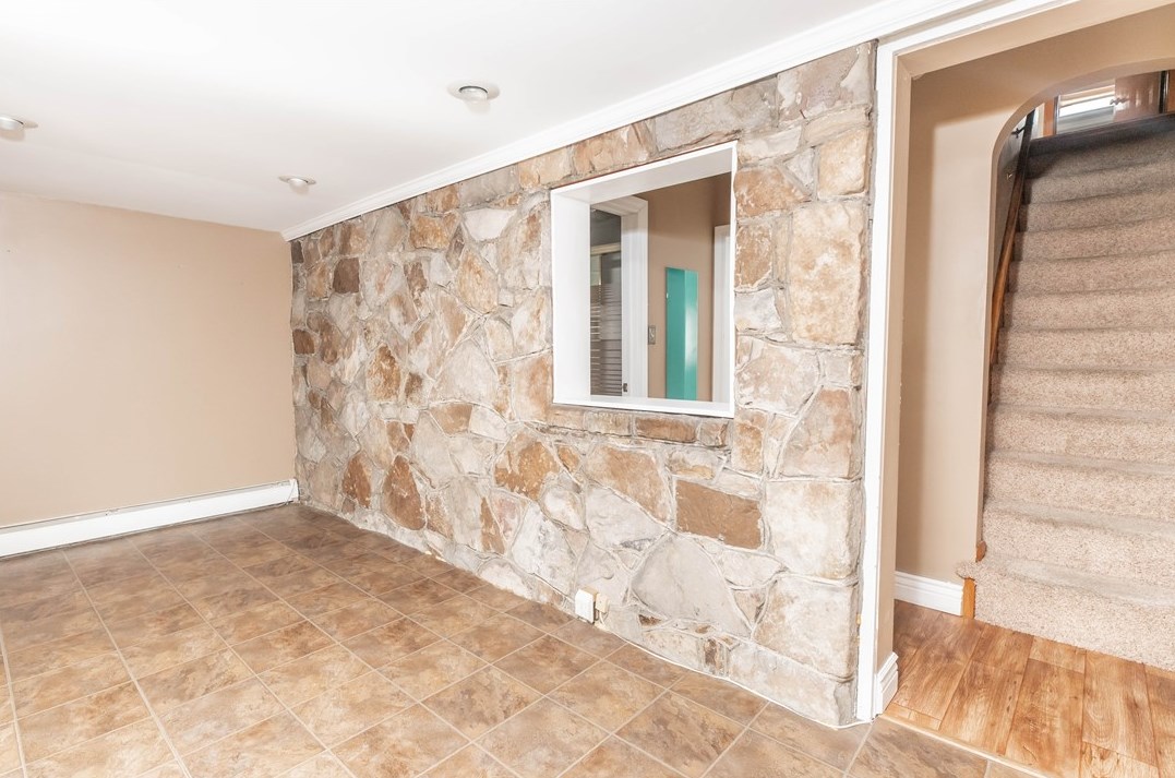 246 Oak St, Indiana PA  15701-2038 exterior