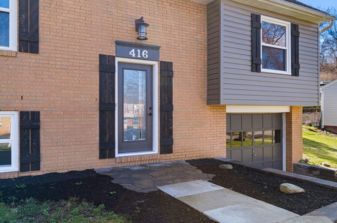 416 Winfred Manor Dr, Bethel Park PA  15102-1650 exterior