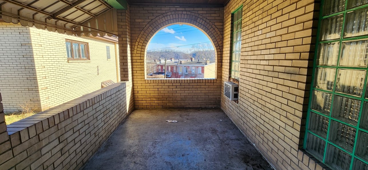 529 Collins Ave, East Pgh PA  15112-1107 exterior
