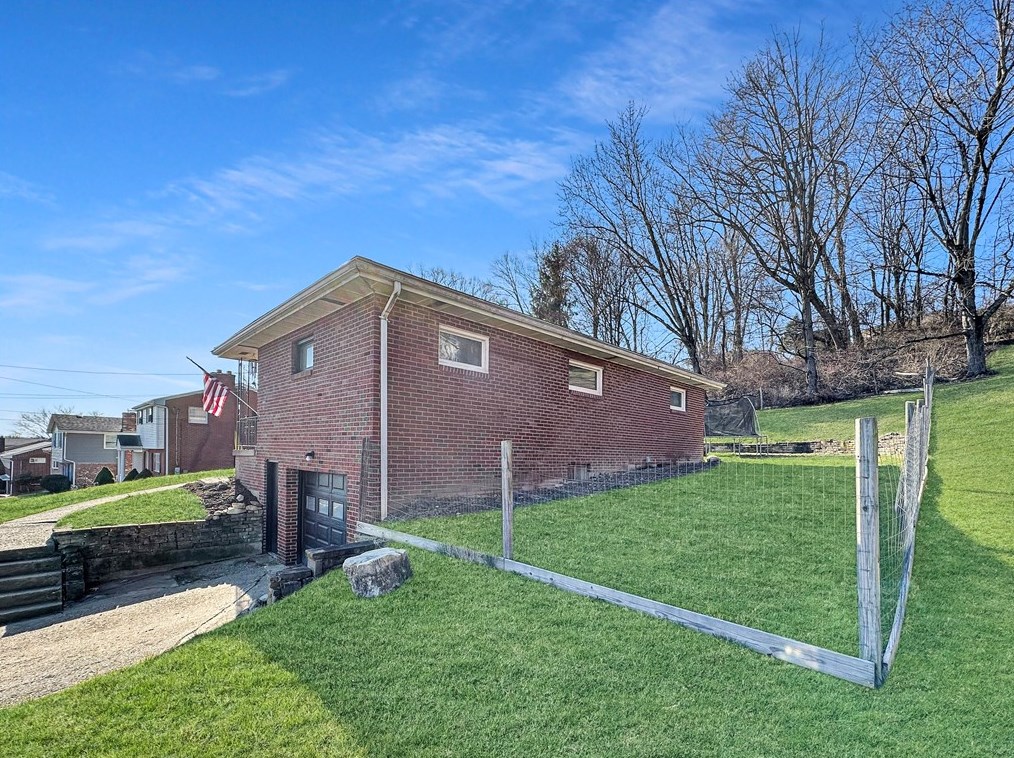 961 Williams St, Washington PA  15301-5961 exterior