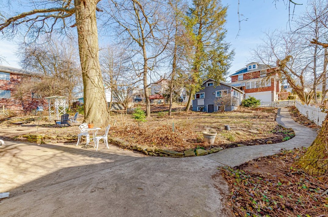 639 Walnut St, North Huntingdon PA  15642-3533 exterior