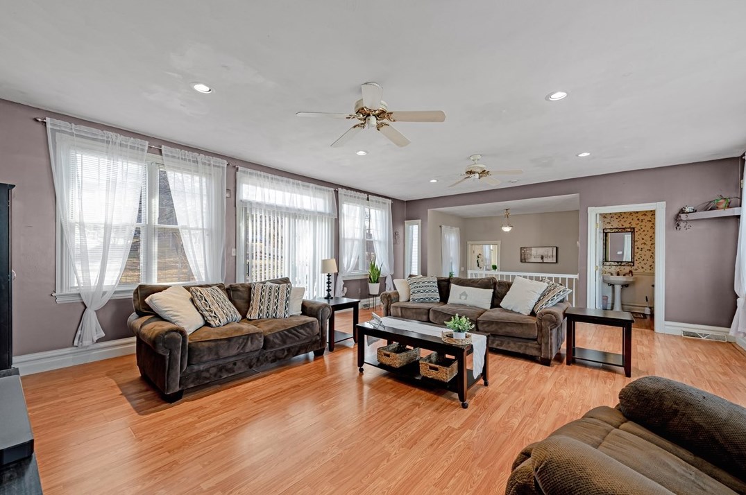 639 Walnut St, North Huntingdon PA  15642-3533 exterior