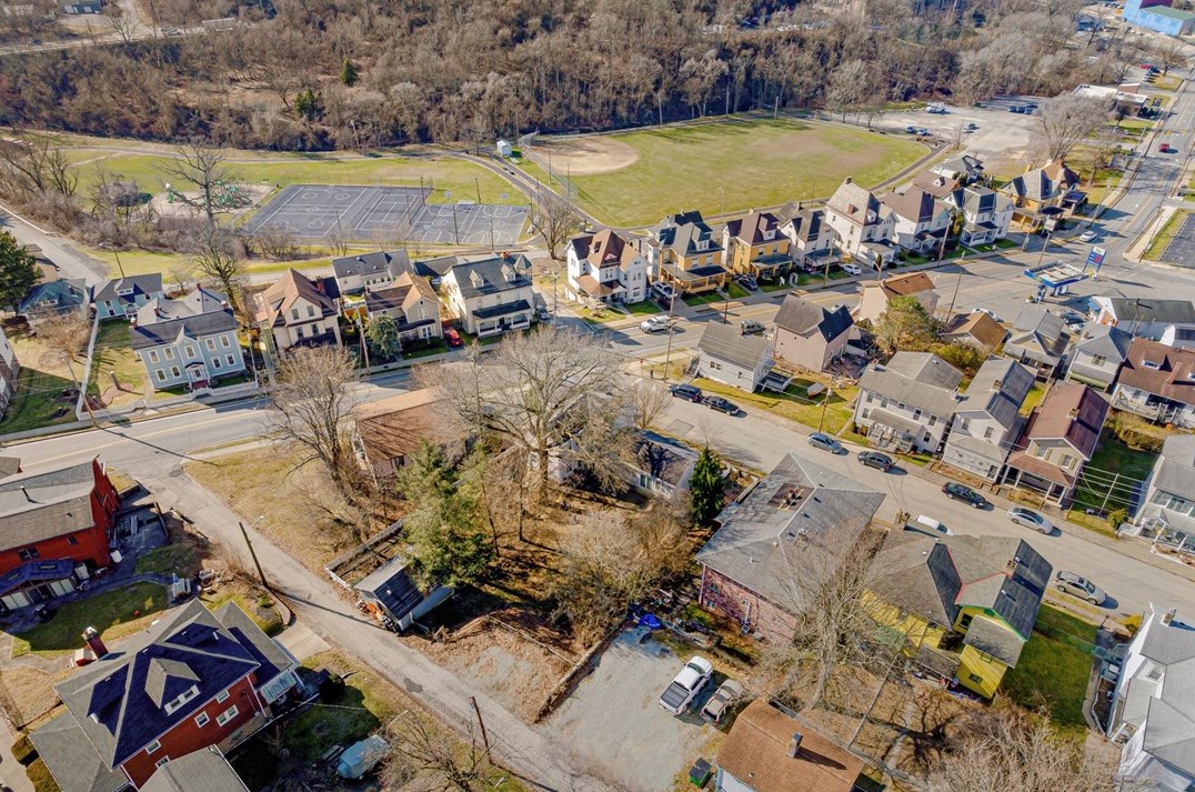 639 Walnut St, North Huntingdon PA  15642-3533 exterior