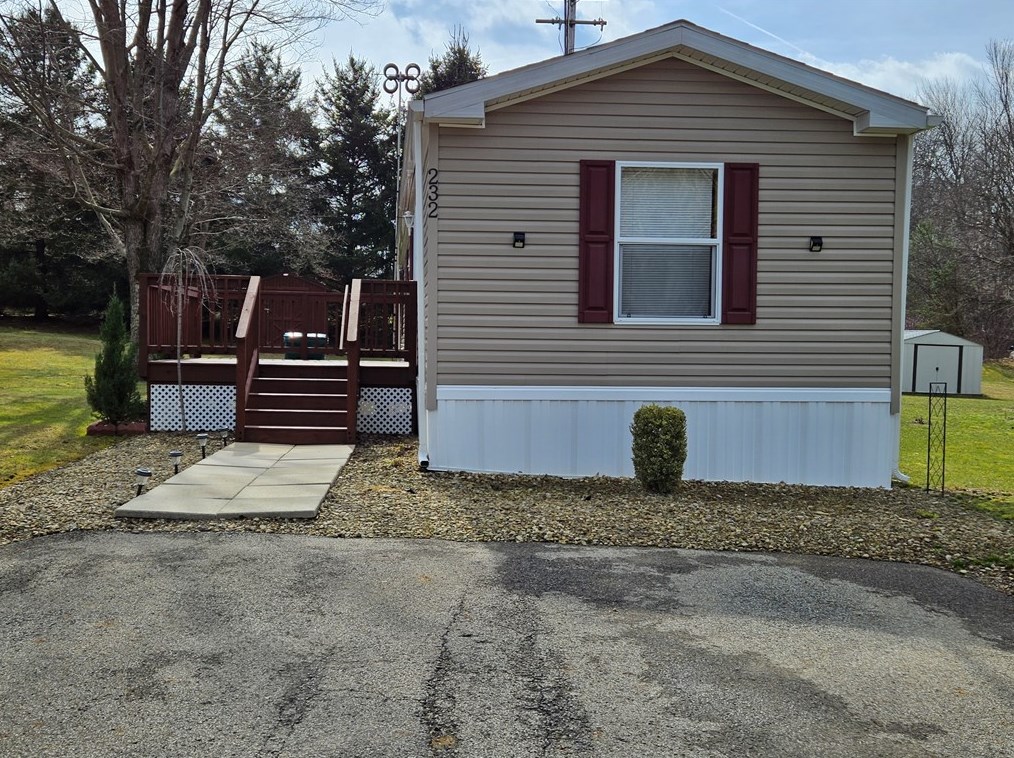 232 Baxter Ln, Butler PA  16001-8154 exterior