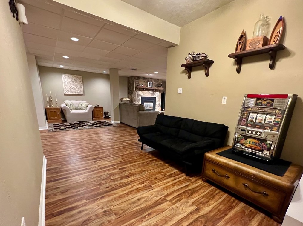 4003 Forest Glen Dr, Greensburg PA  15601-9068 exterior
