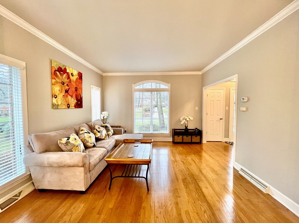 4003 Forest Glen Dr, Greensburg PA  15601-9068 exterior