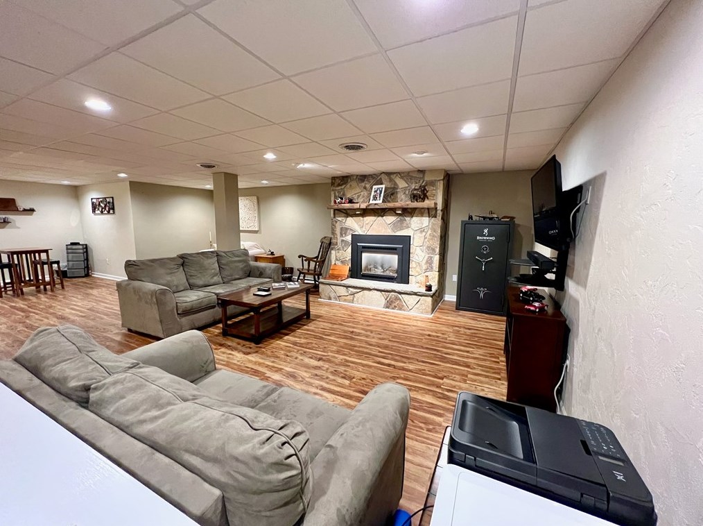 4003 Forest Glen Dr, Greensburg PA  15601-9068 exterior