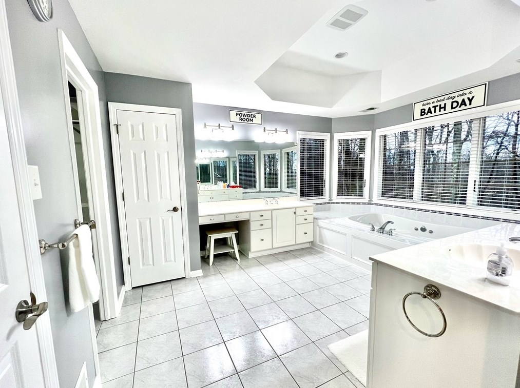 4003 Forest Glen Dr, Greensburg PA  15601-9068 exterior