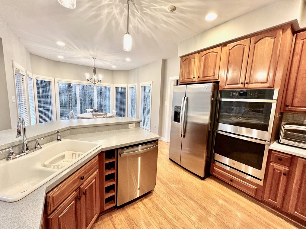 4003 Forest Glen Dr, Greensburg PA  15601-9068 exterior