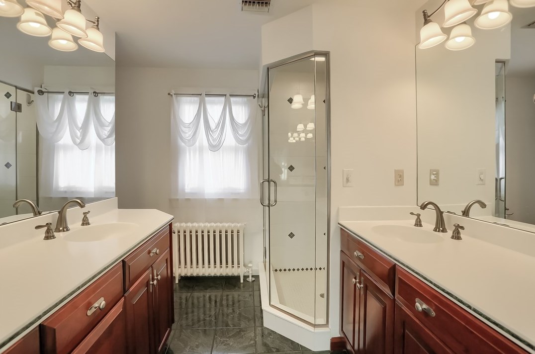 1709 Beaver Grade Rd, Moon Twp PA 15108-3103 exterior