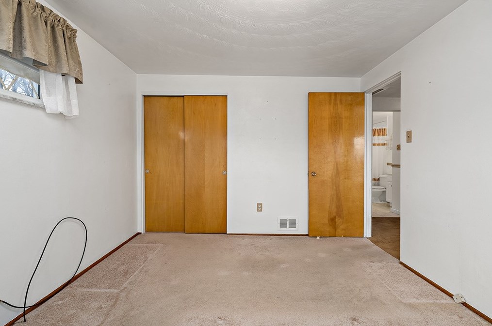 807 Westbury Rd, North Versailles PA  15137-1445 exterior