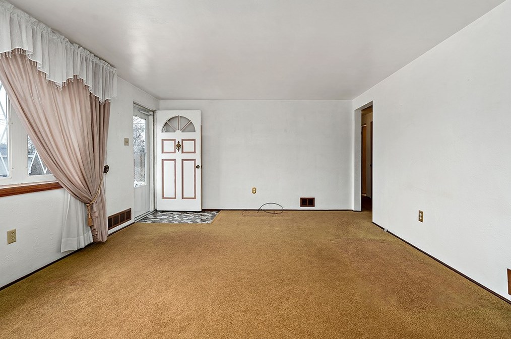 807 Westbury Rd, North Versailles PA  15137-1445 exterior