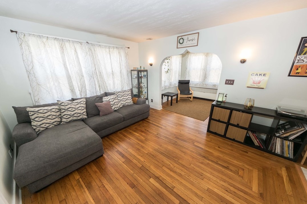 2551 Park Rd, Bethel Park PA  15102-3647 exterior