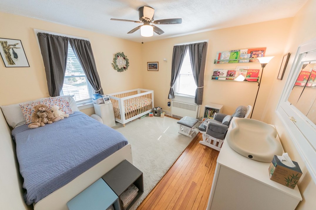 2551 Park Rd, Bethel Park PA  15102-3647 exterior