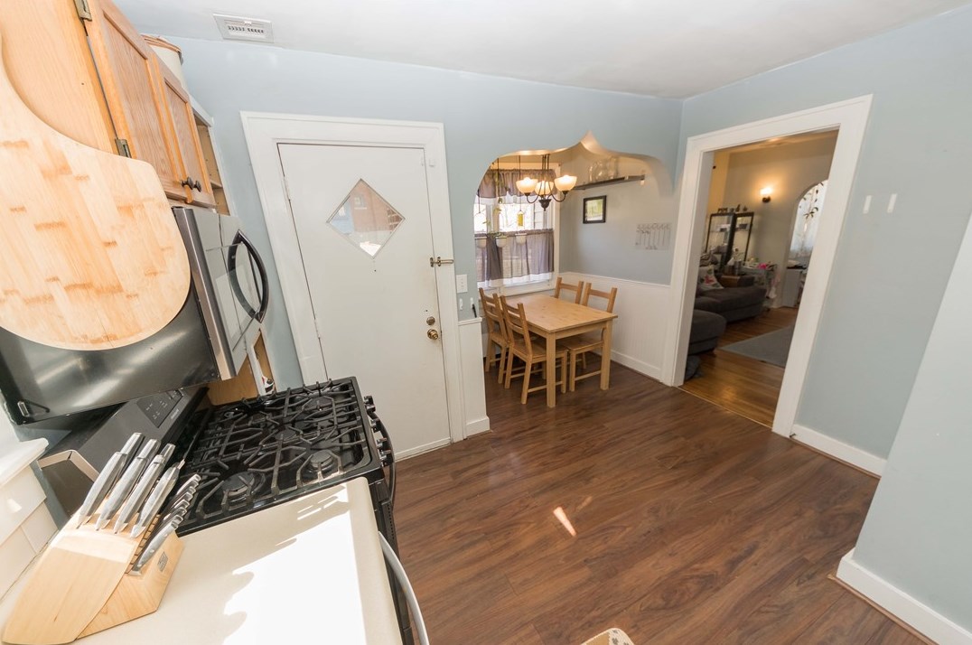 2551 Park Rd, Bethel Park PA  15102-3647 exterior