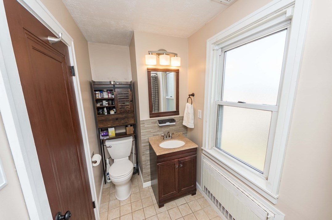 2551 Park Rd, Bethel Park PA  15102-3647 exterior