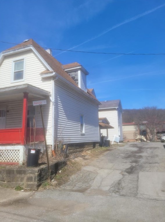 234 Amy Ave, Butler PA  16001-5218 exterior