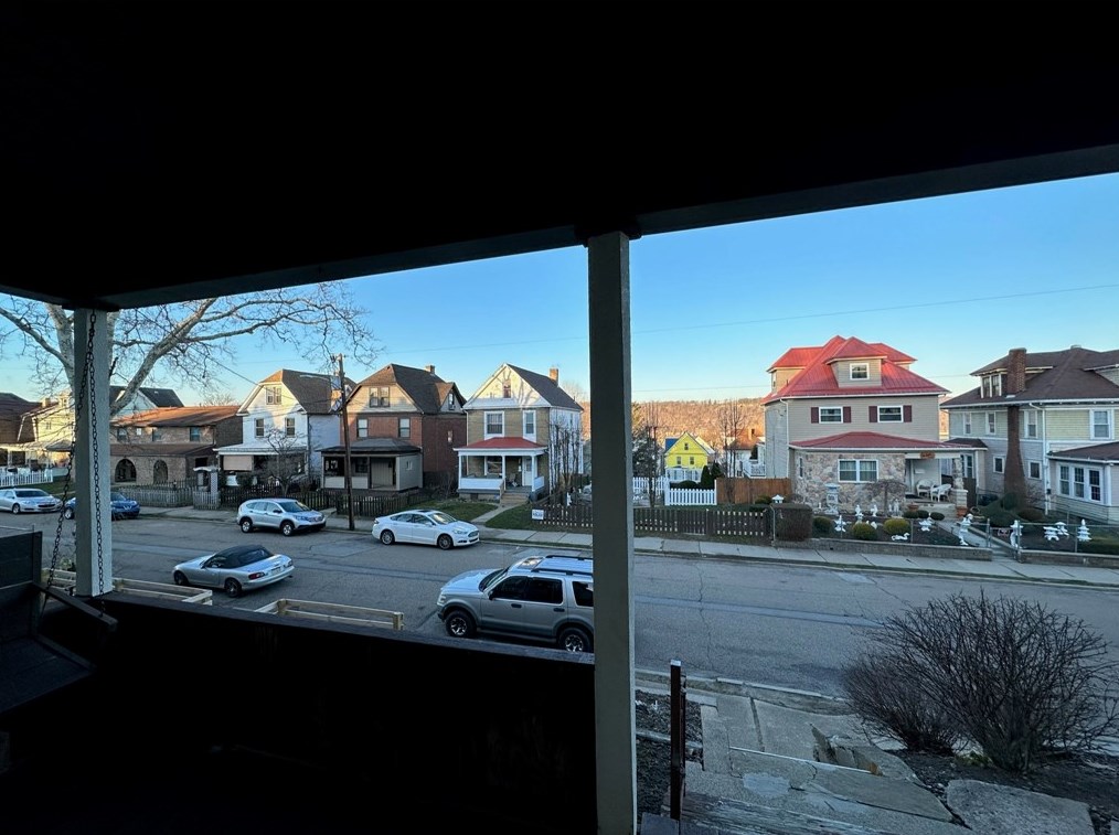 1242 Taylor Ave, New Kensington PA  15068-5531 exterior