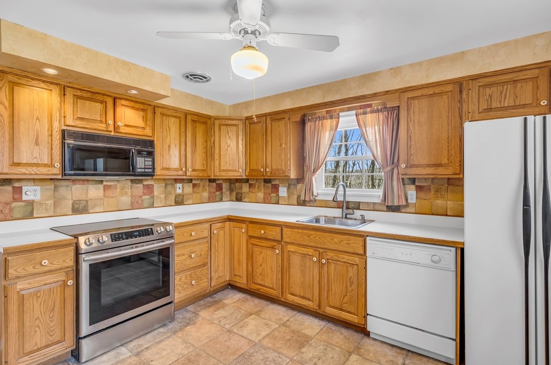 4179 Timberlane Dr, Allison Park PA  15101-2932 exterior