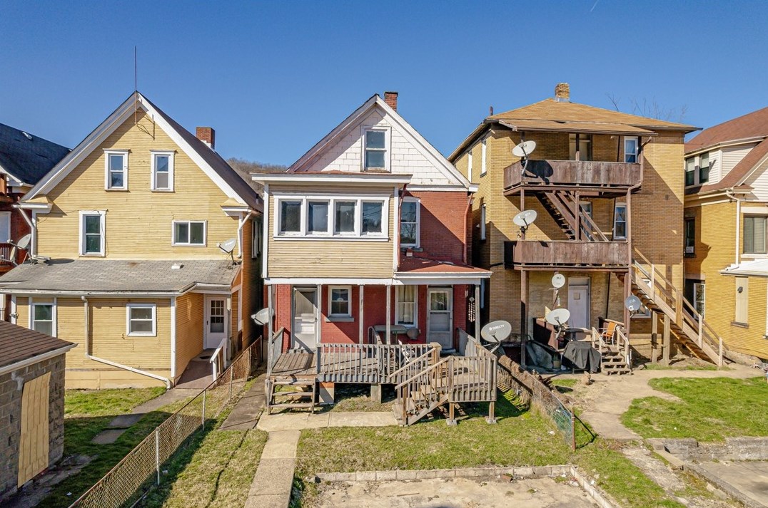 441 2nd St, Monroeville PA  15140-1469 exterior