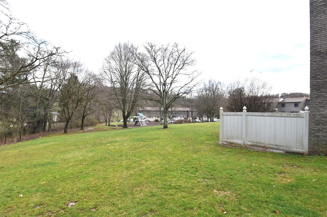 110 Williamsburg Ln, Export PA  15632-1526 exterior