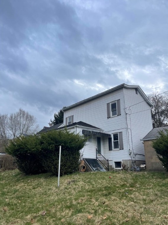 804 8th St, Trafford, PA 15085