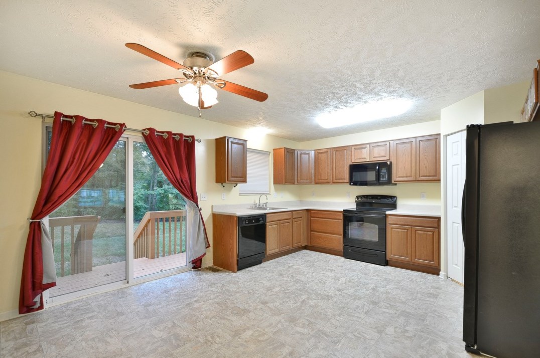 306 Blake Ct, Moon Twp PA  15108-3088 exterior