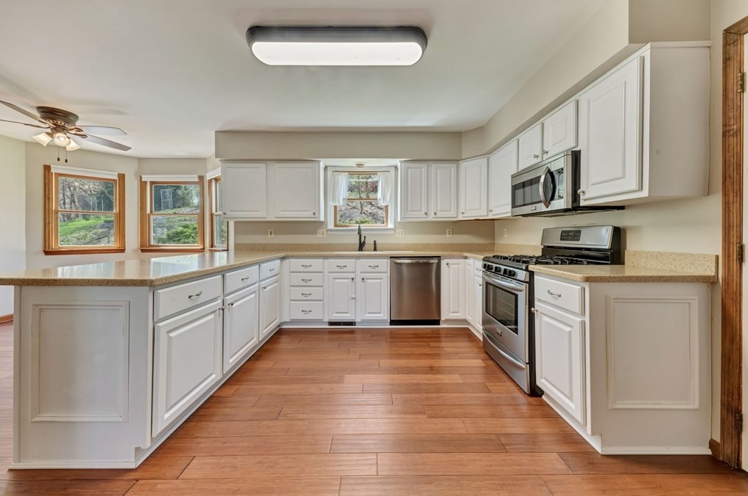 251 Cumberland Dr, Seven Fields PA  16046-8005 exterior