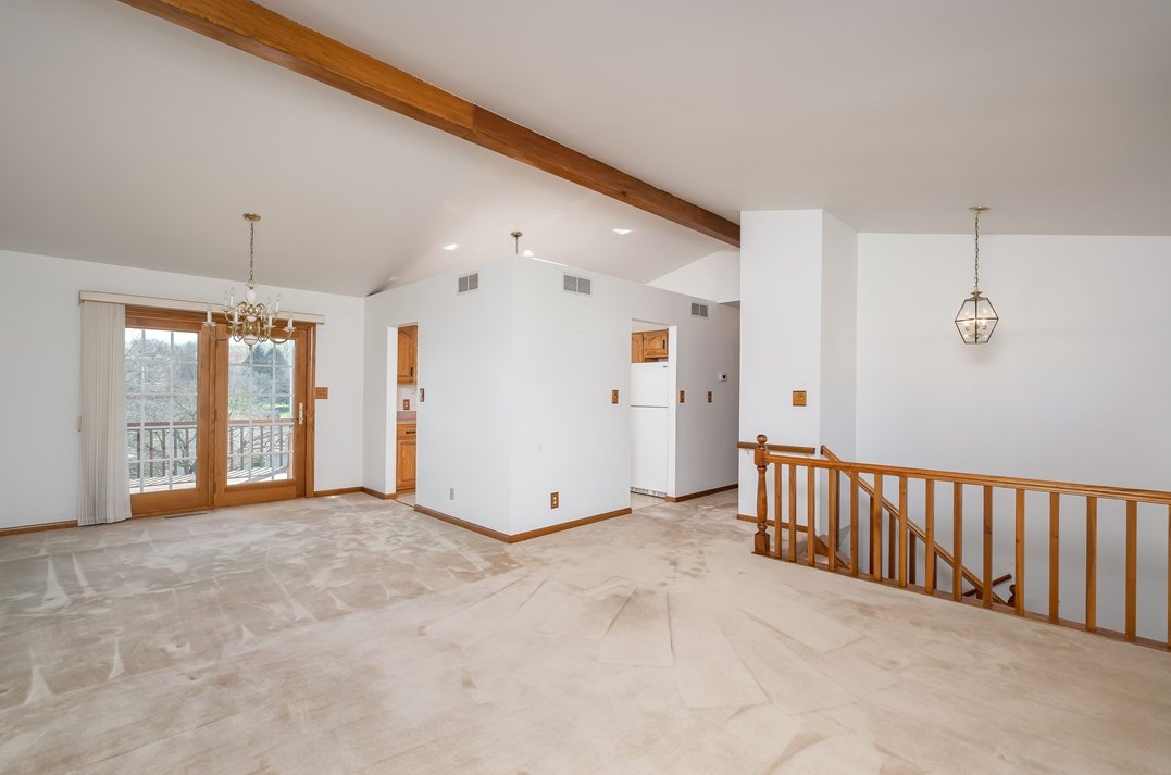 102 Rembrandt Dr, Butler PA  16002-7558 exterior