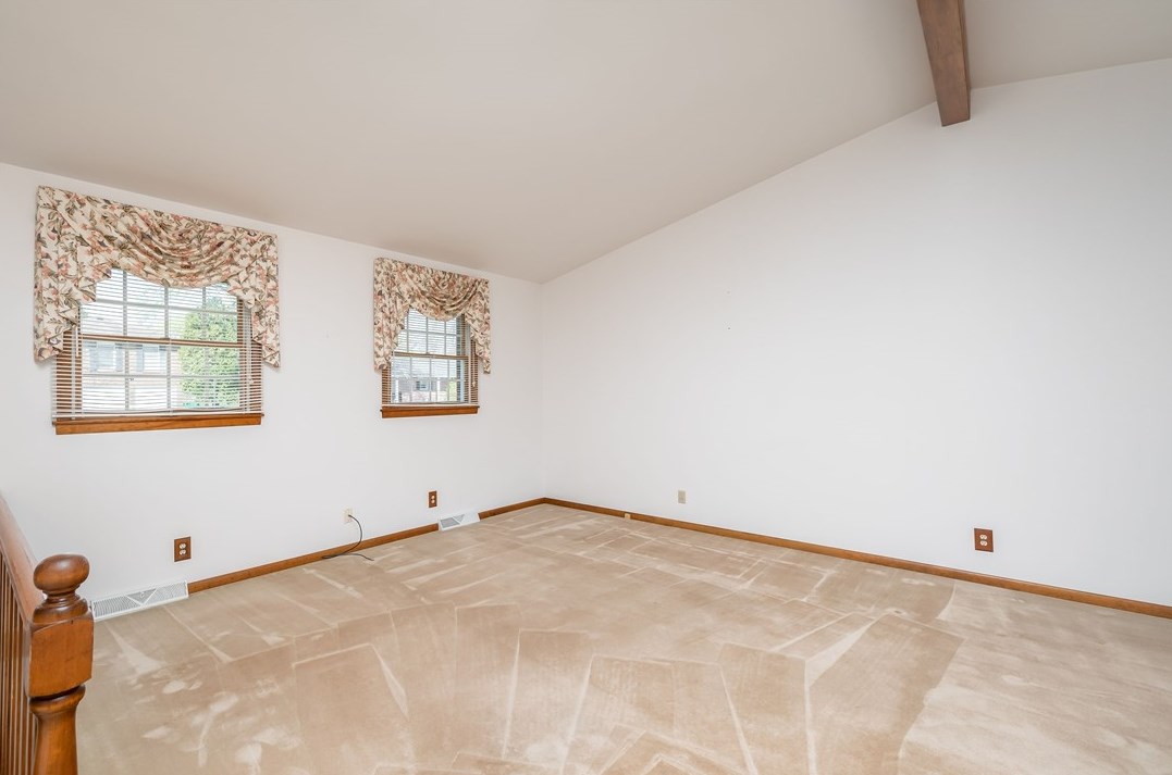 102 Rembrandt Dr, Butler PA  16002-7558 exterior