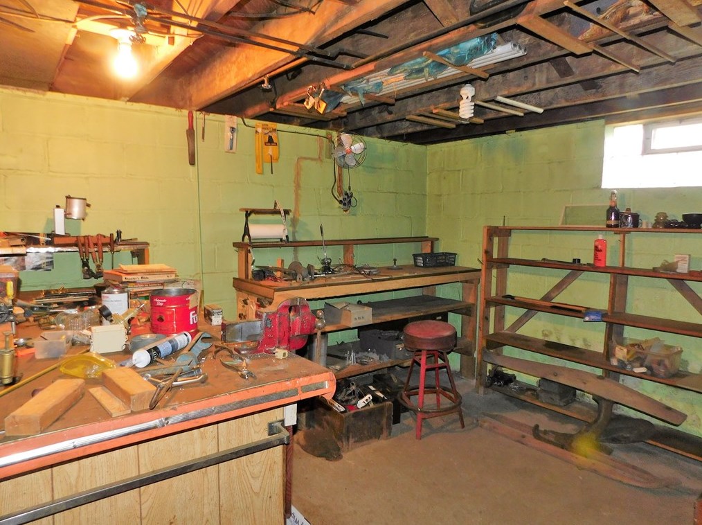 618 Morgantown Rd, Oliphant Furnace PA  15401-5442 exterior