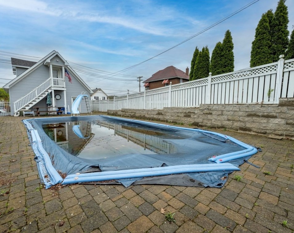 115 1st St, Ellwood City PA  16117-2104 exterior