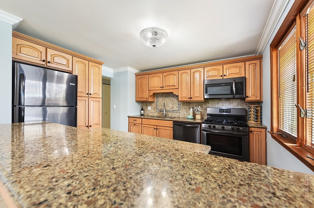 34 Mohawk Dr, Greensburg PA  15601-4772 exterior