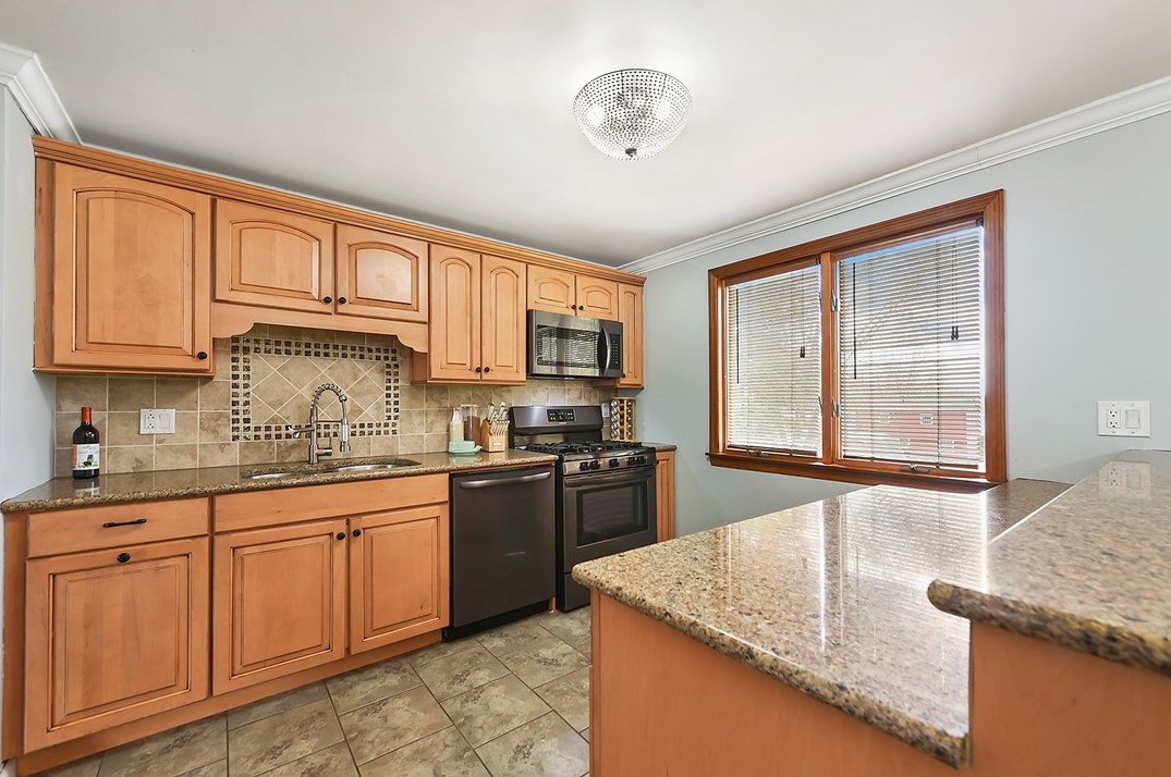 34 Mohawk Dr, Greensburg PA  15601-4772 exterior