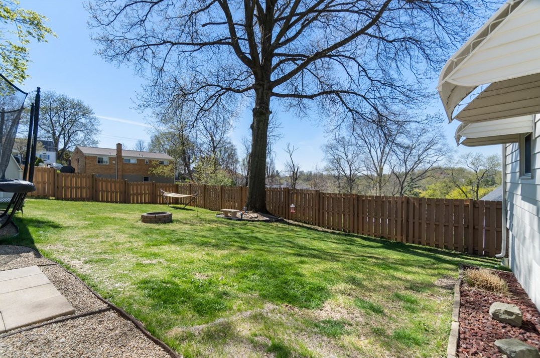 2101 Pleasant St, Bethel Park PA  15102-2133 exterior