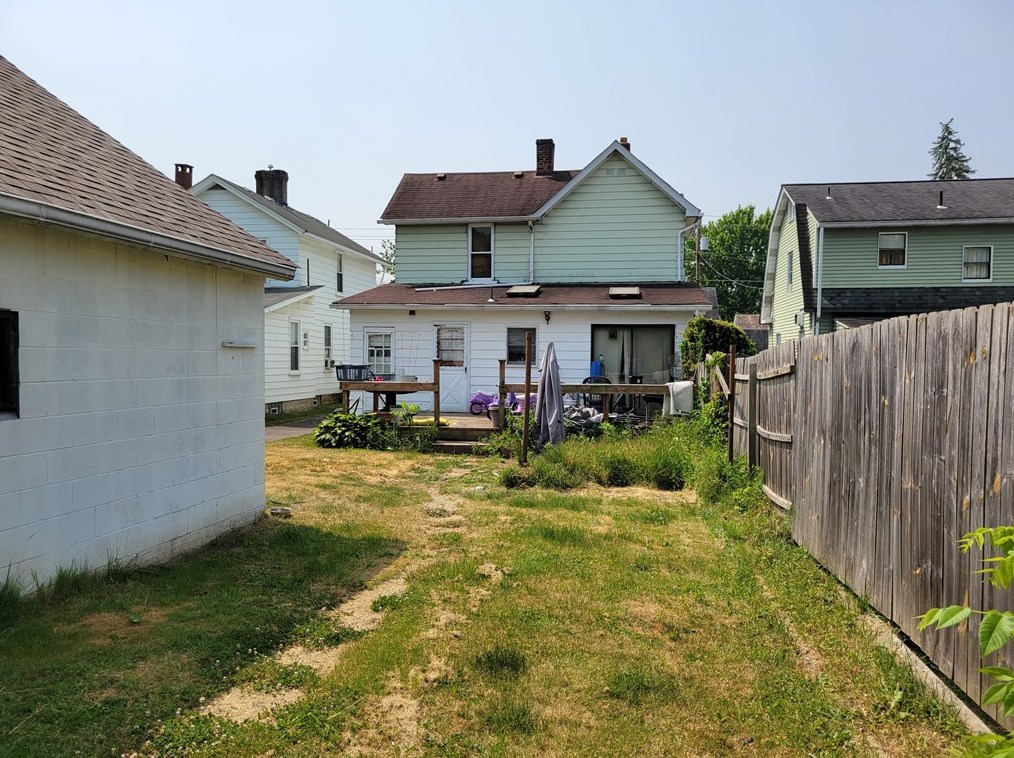 310 Penn St, Butler PA  16001-4425 exterior