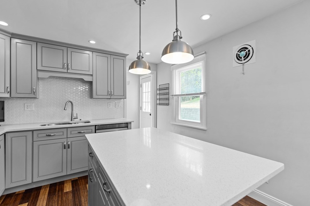 5870 Wilson Dr, Bethel Park PA  15102-3342 exterior