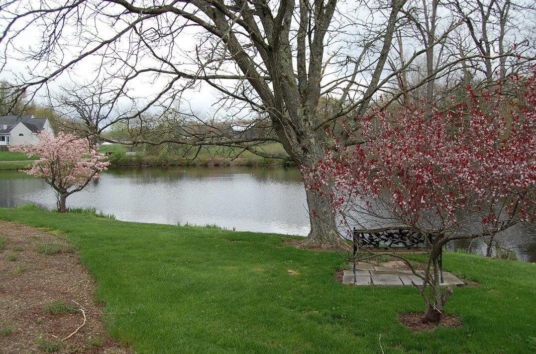 32 Arnold Palmer Dr, Grove City, PA 16127