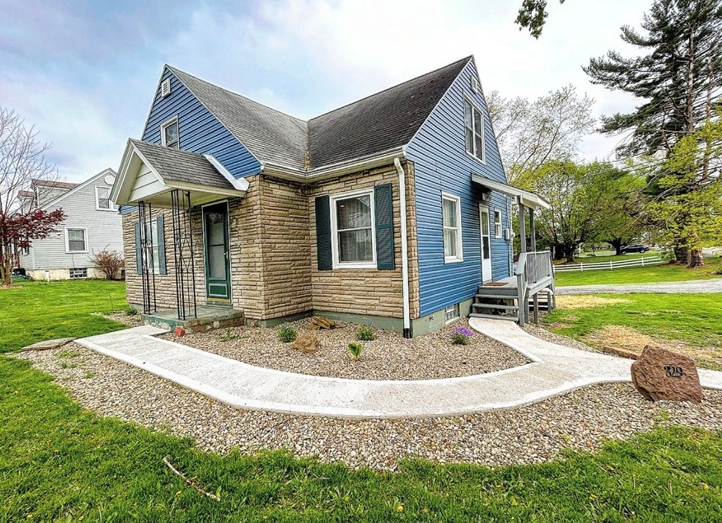 329 Evans City Rd, Butler PA  16001-2715 exterior