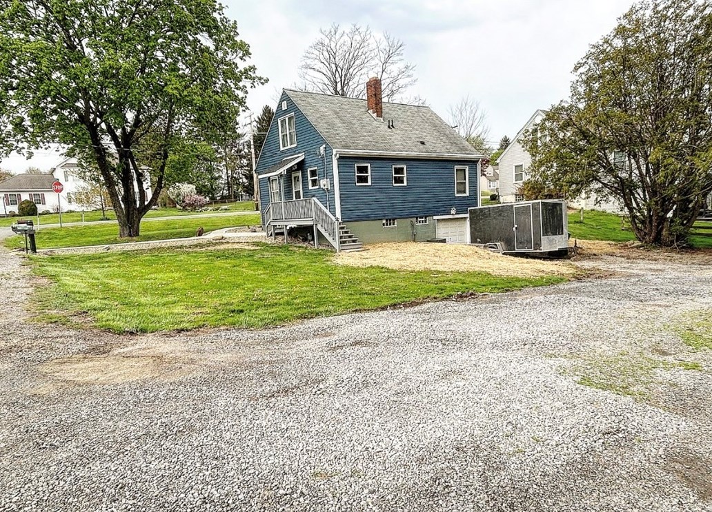 329 Evans City Rd, Butler PA  16001-2715 exterior
