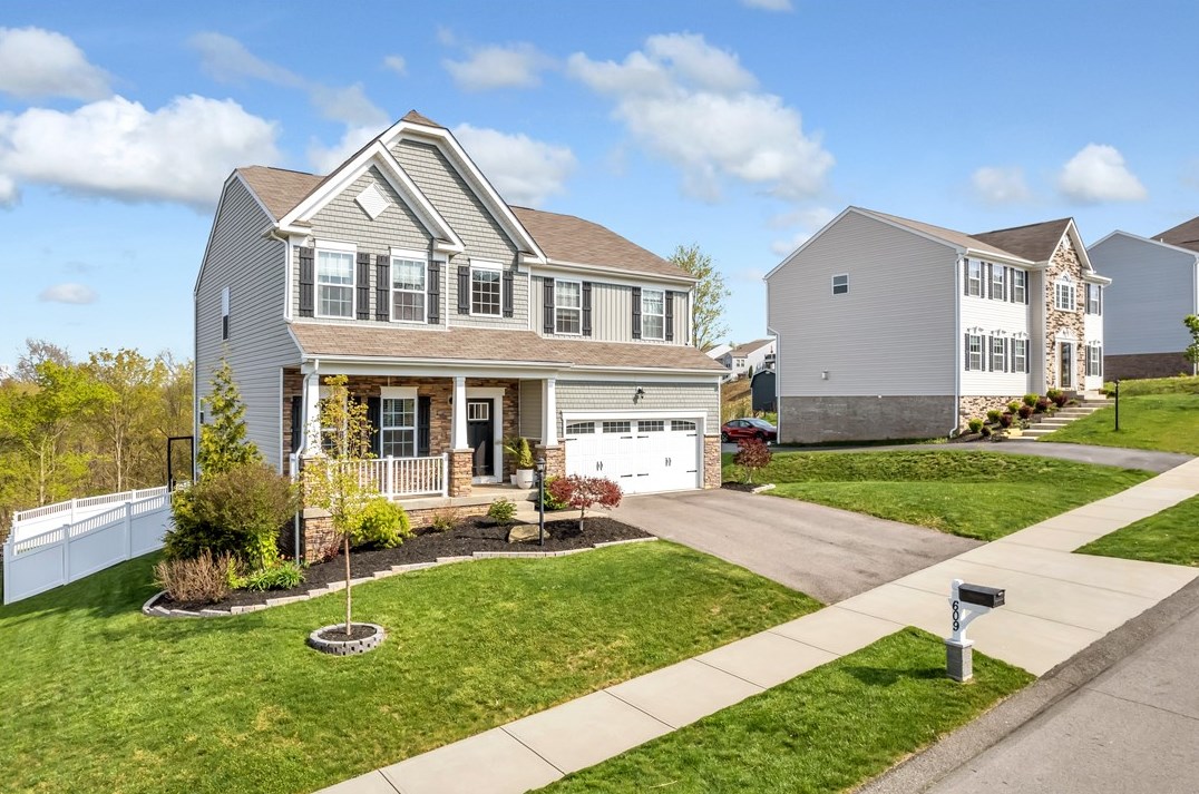 609 Aberdeen Ct, Moon Twp PA  15108 exterior