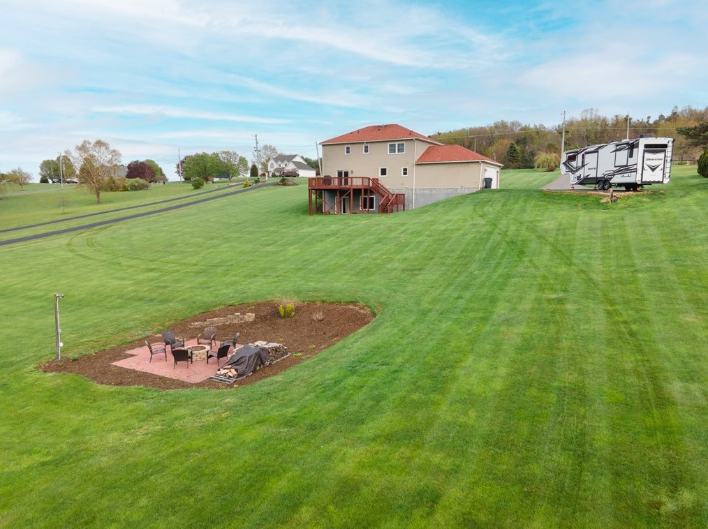 233 Jefferson Rd, Butler PA  16002-8869 exterior