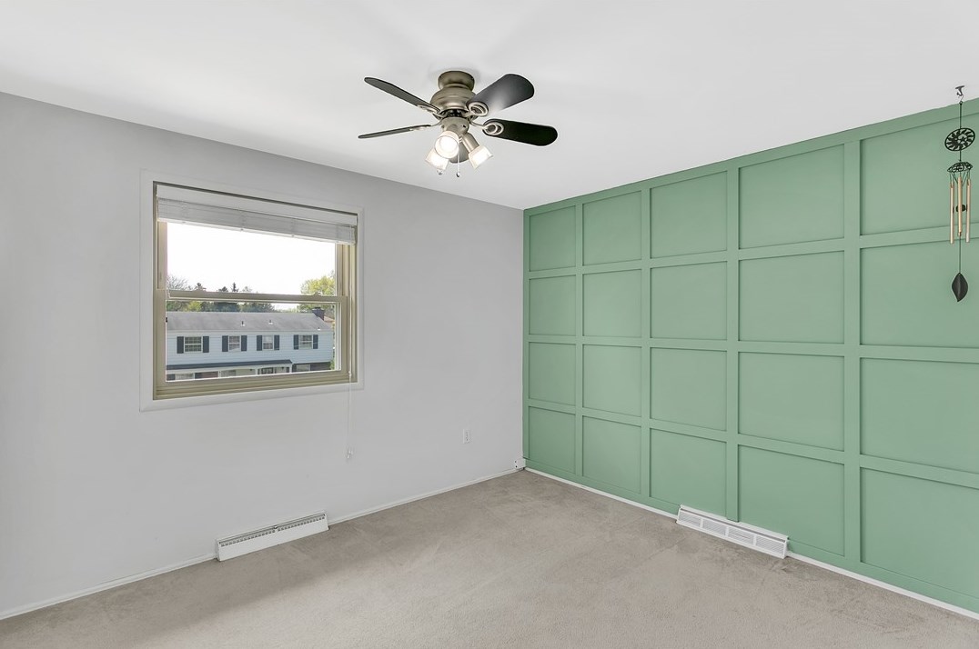 1300 Deerfield Dr, Monroeville PA  15146-4408 exterior