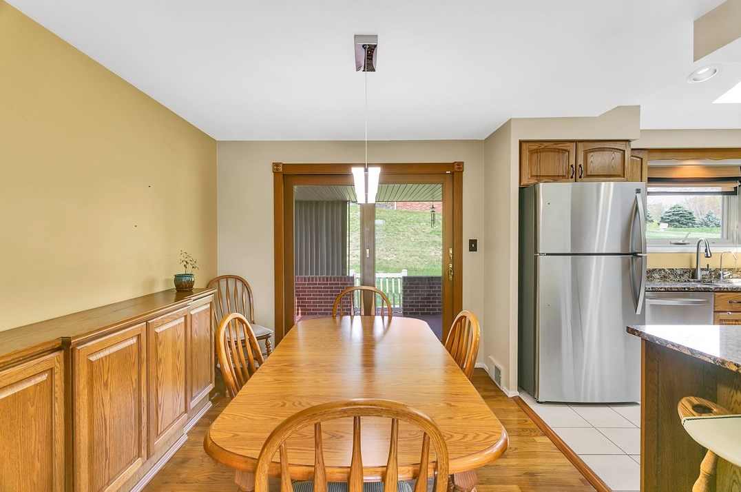 1300 Deerfield Dr, Monroeville PA  15146-4408 exterior