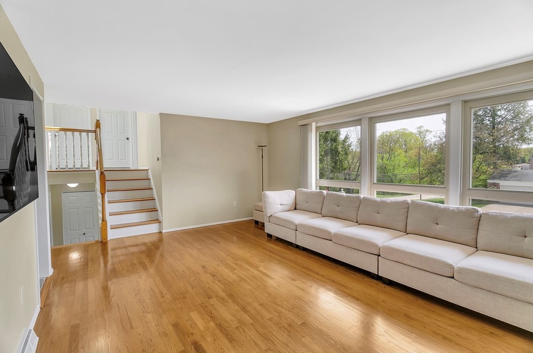 1300 Deerfield Dr, Monroeville PA  15146-4408 exterior